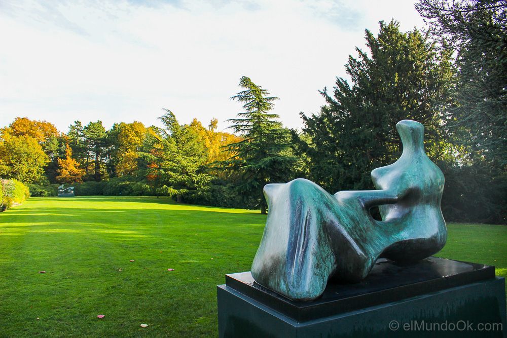 Figura reclinada: Mano. Reclining Figure: Hand. Yorkshire Sculpture Park