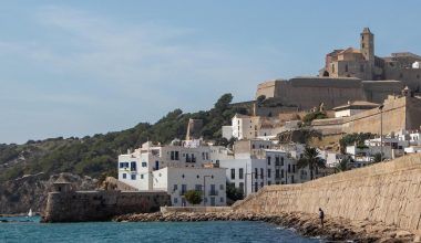 Como ir de Valencia a Ibiza en barco